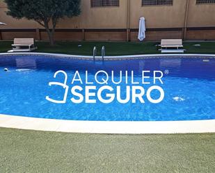 Swimming pool of Flat to rent in Torrevieja  with Air Conditioner, Terrace and Swimming Pool