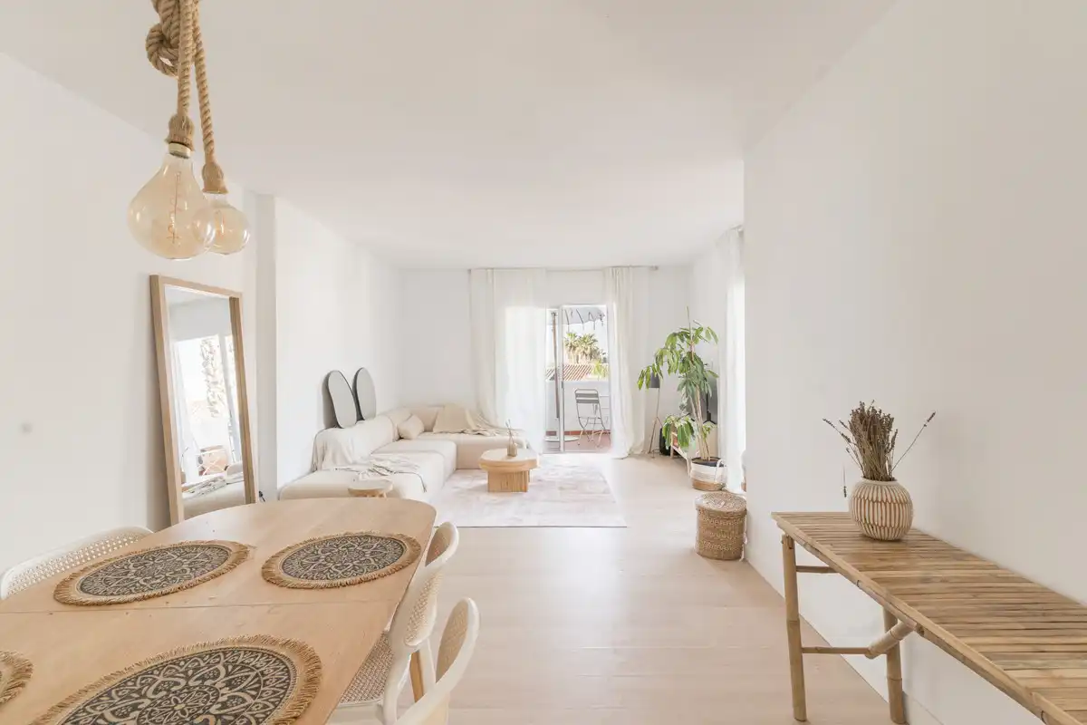 Sala d'estar de Àtic en venda en Estepona amb Aire condicionat, Traster i Moblat