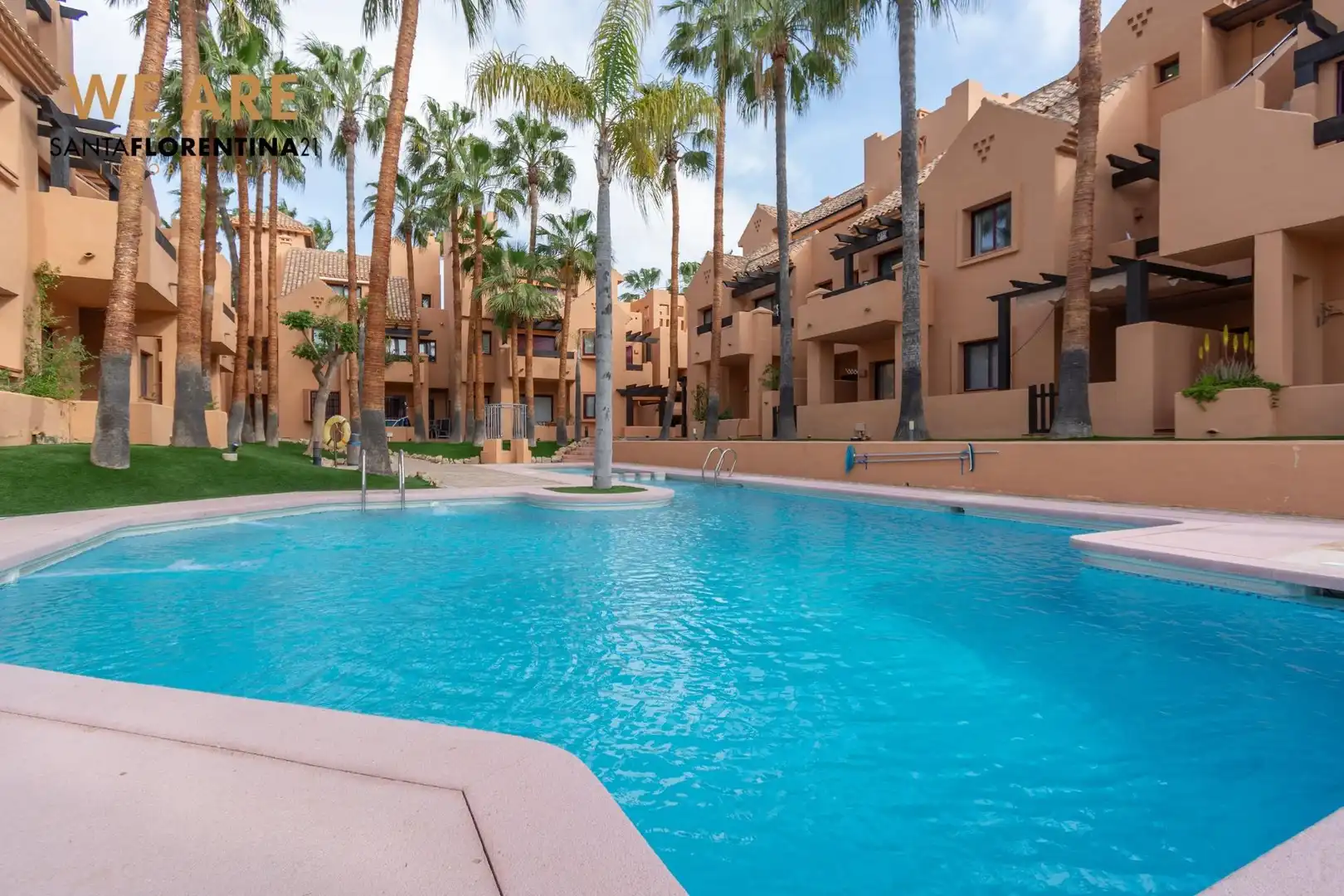 Piscina de Àtic en venda en Los Alcázares amb Aire condicionat, Jardí privat i Terrassa