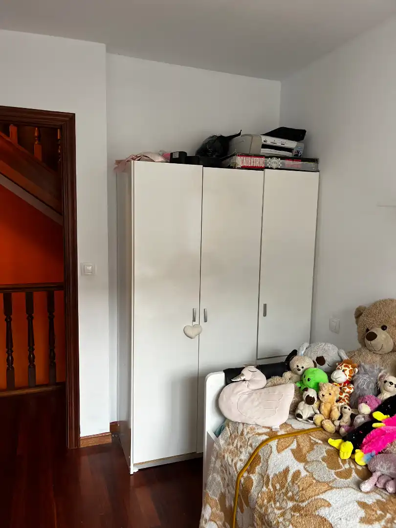 Habitación de Casa adosada en venta en Torrelavega  con Calefacción, Terraza y Trastero