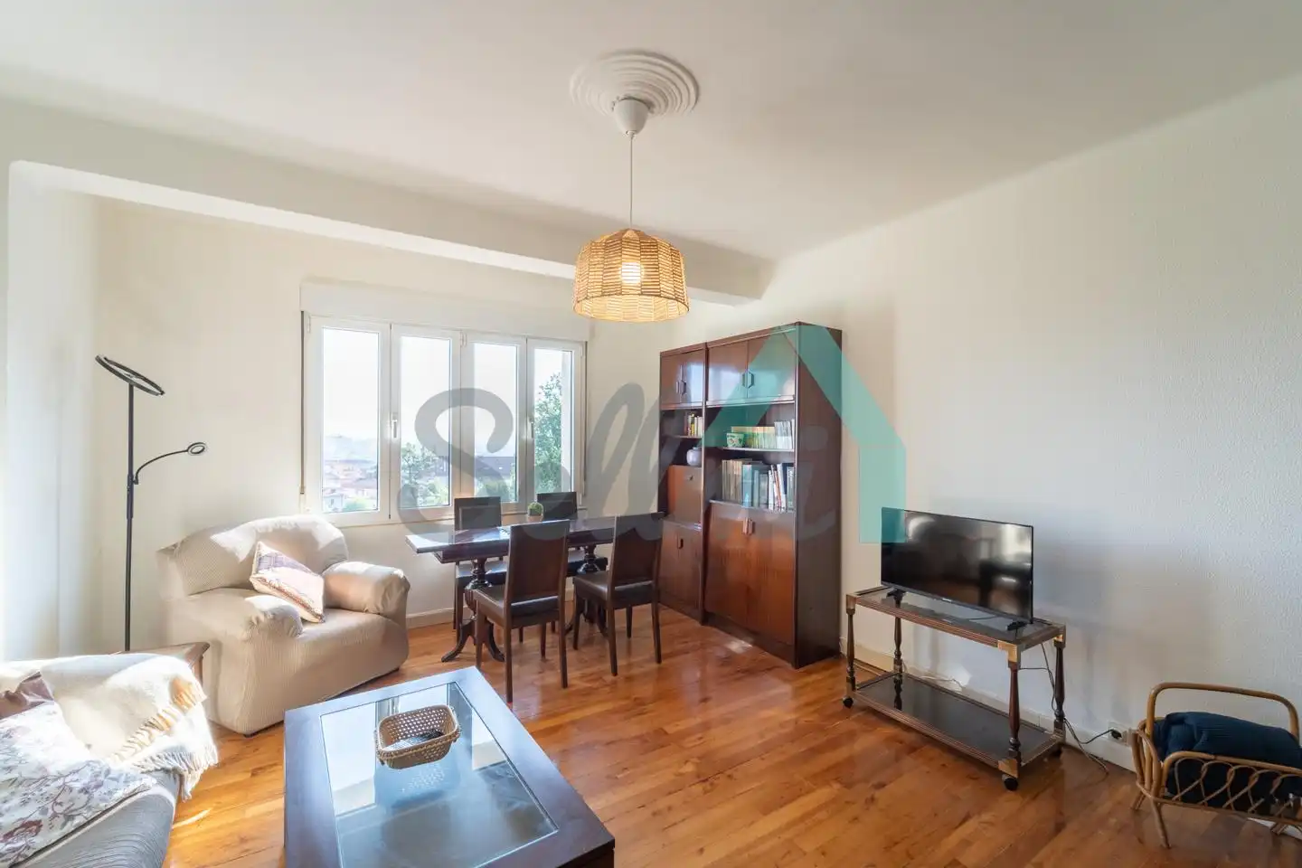 Wohnzimmer von Wohnung zur untervermieten in Oviedo  mit Heizung, Parkett und Möbliert