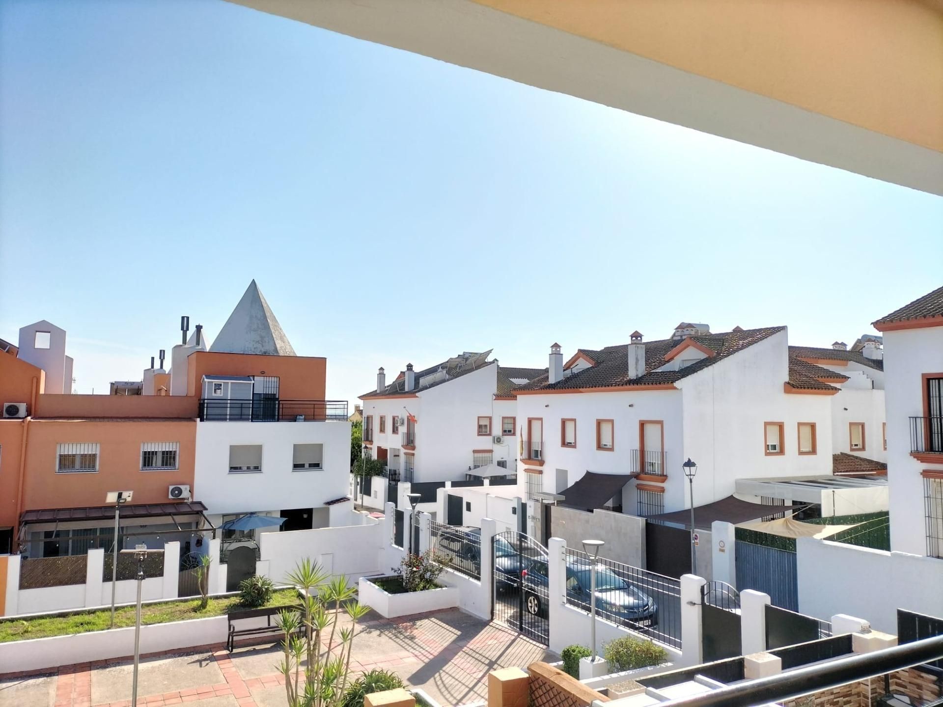 Casa adosada en venda a El Juncal - Vallealto