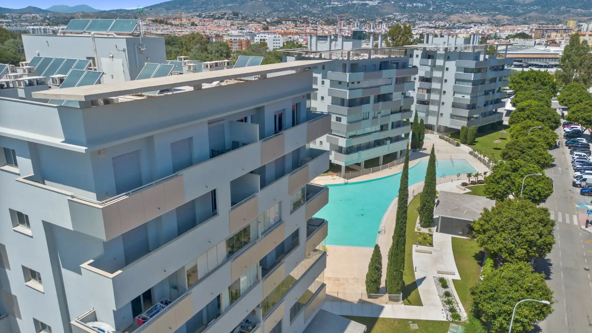 Vista exterior de Pis en venda en Fuengirola amb Aire condicionat, Calefacció i Terrassa
