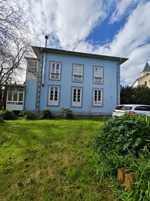 Vista exterior de Casa o xalet en venda en Trabada amb Calefacció, Jardí privat i Terrassa
