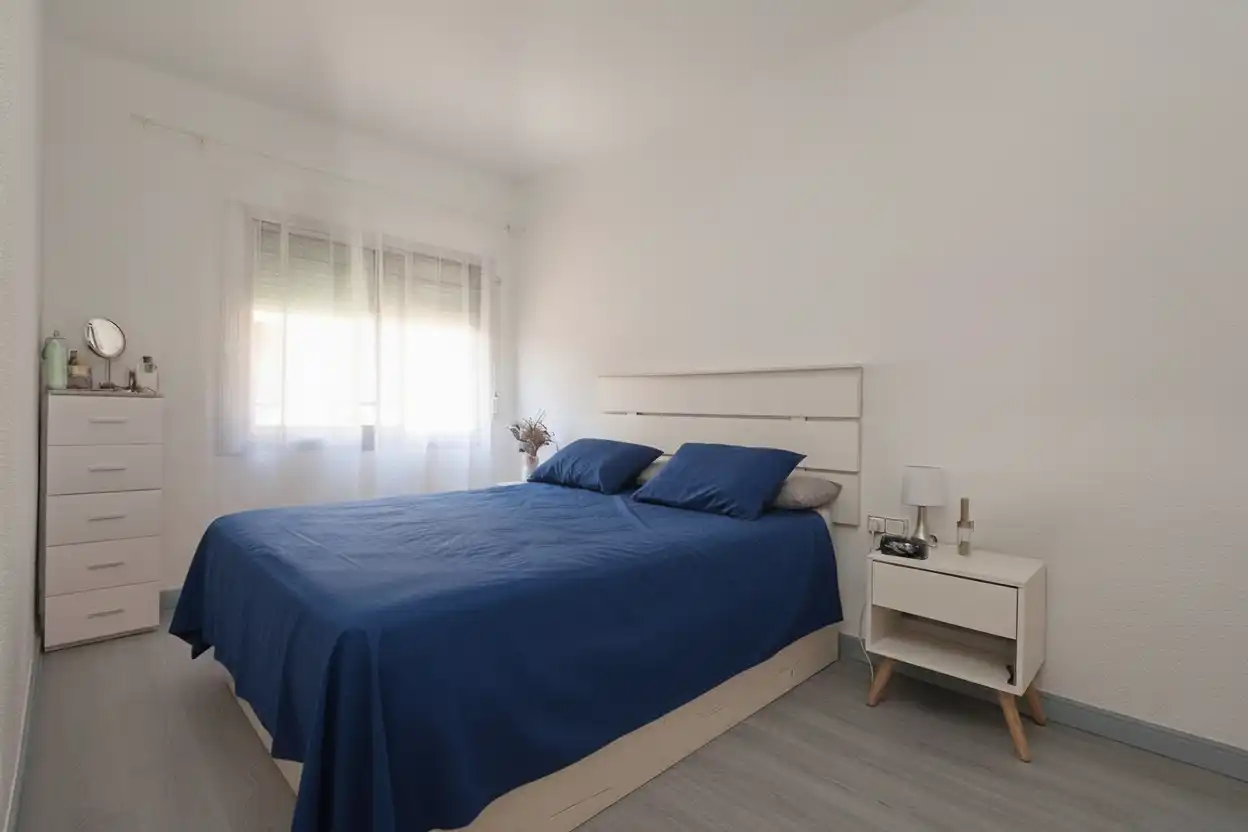Habitación de Piso en venta en L'Hospitalet de Llobregat con Calefacción y Balcón