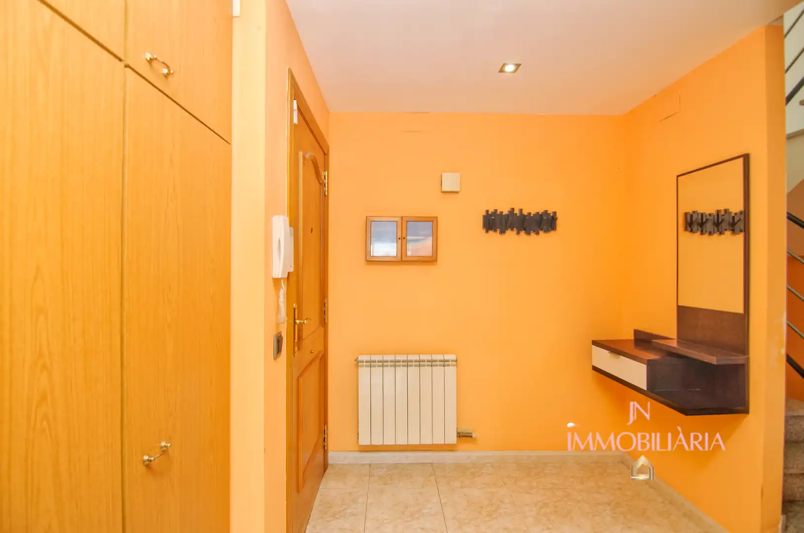 Maisonette zum Verkauf in Esparreguera mit Klimaanlage, Heizung und Terrasse