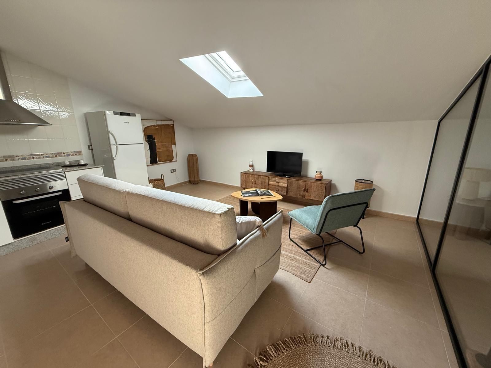 Sala d'estar de Estudi de lloguer en Los Alcázares amb Aire condicionat i Terrassa