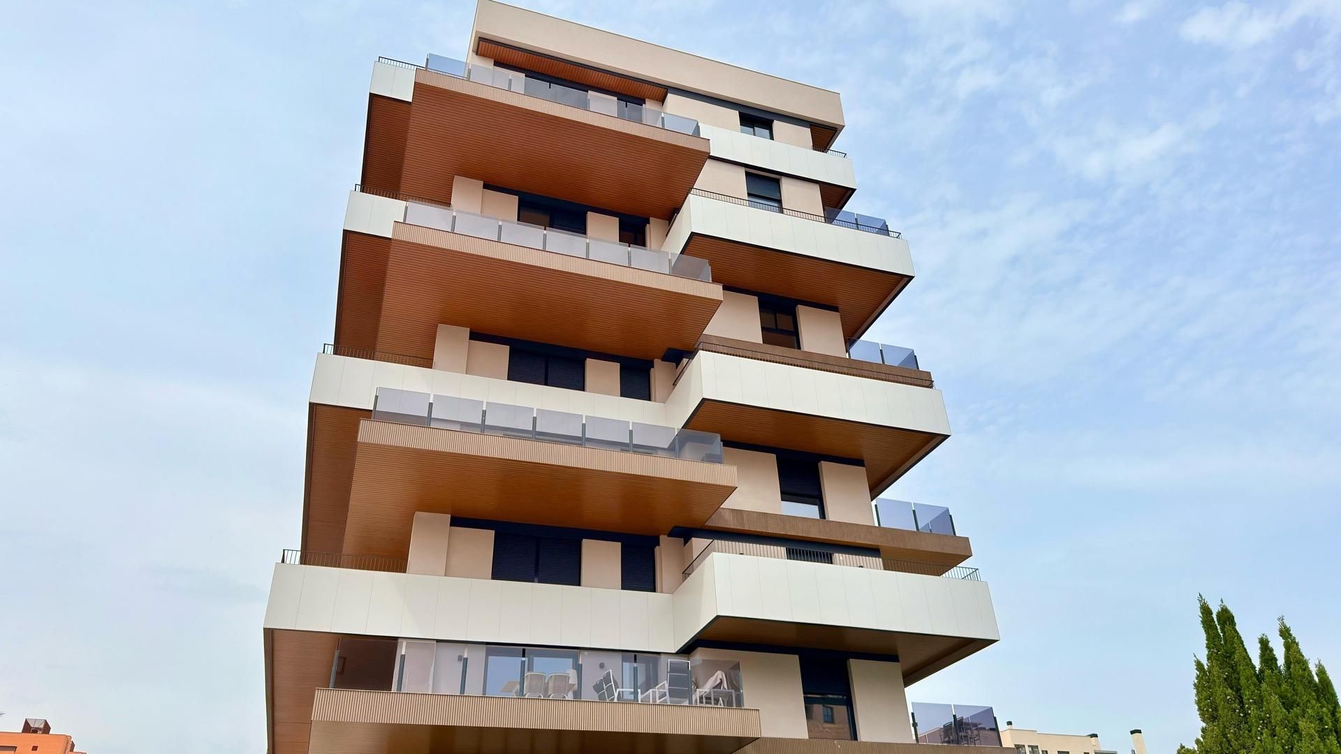Vista exterior de Apartament en venda en Alicante / Alacant amb Aire condicionat, Calefacció i Jardí privat