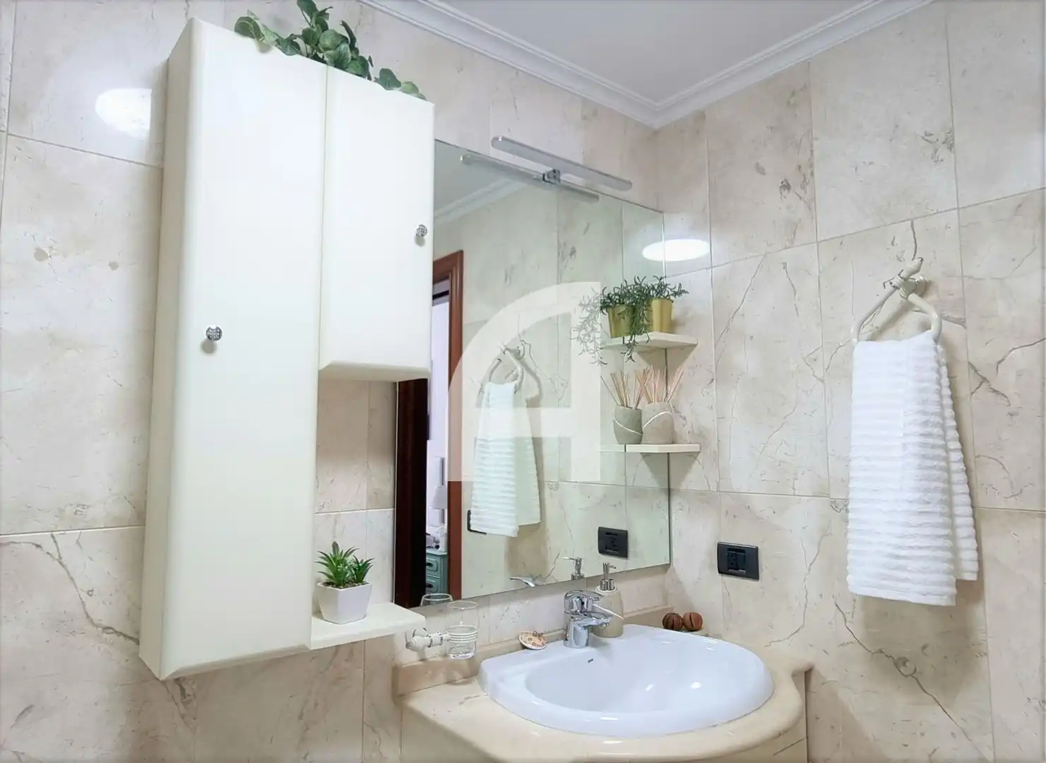 Baño de Piso de alquiler en Vigo  con Calefacción, Trastero y Amueblado