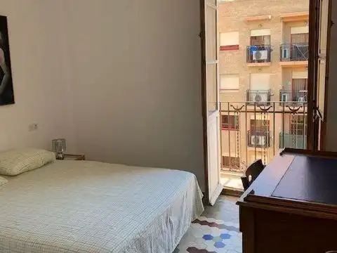 Habitación de Piso de alquiler en Valencia con Aire acondicionado, Amueblado y Balcón