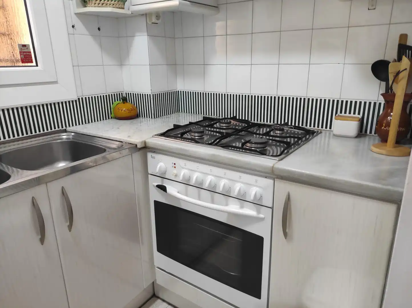 Cuina de Apartament en venda en Tossa de Mar amb Jardí privat i Terrassa