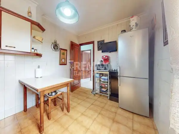 Kitchen of Flat for sale in Vigo   with Parquet flooring, Terrace and Storage room