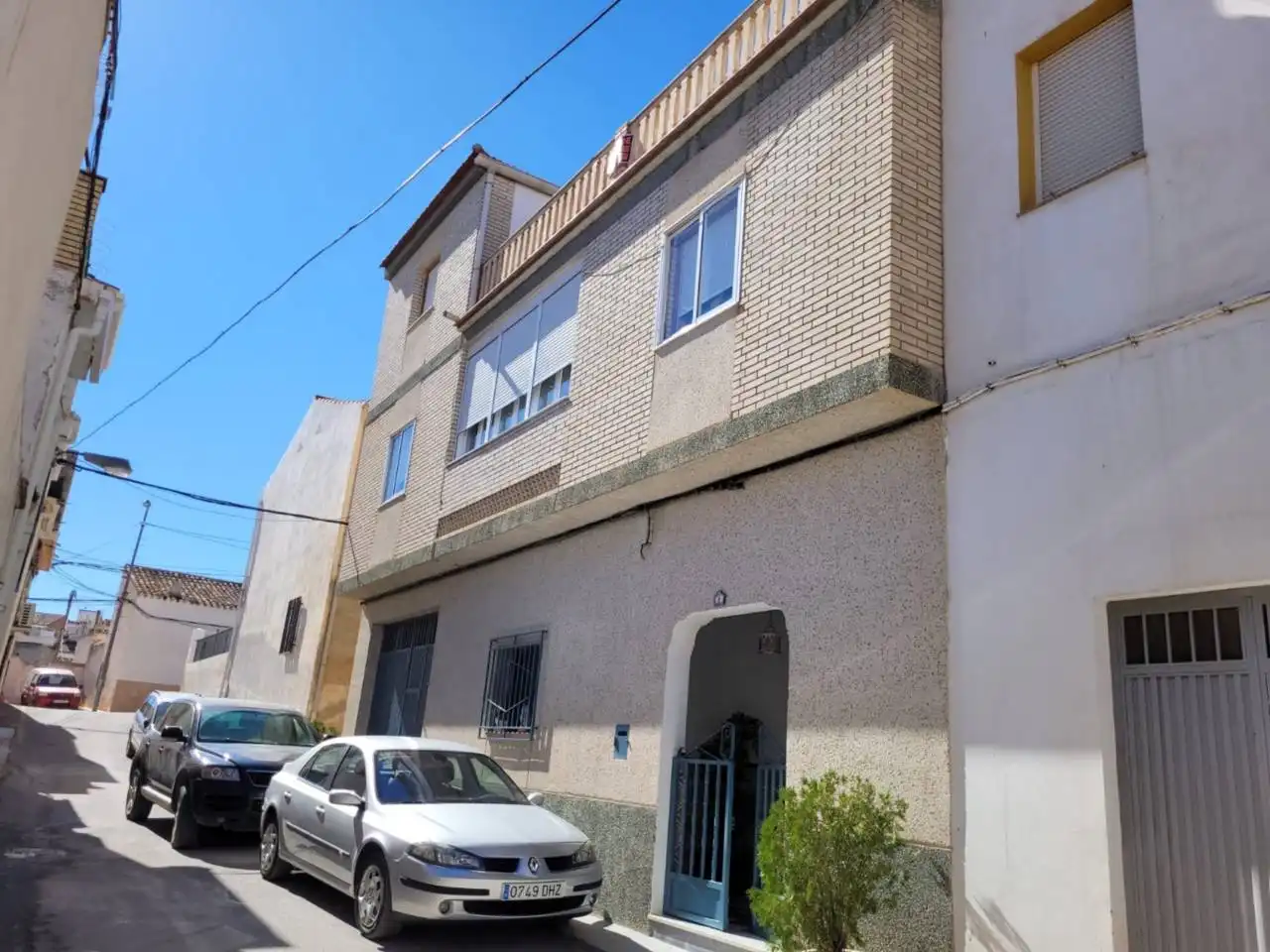 Vista exterior de Casa o xalet en venda en Baza amb Aire condicionat, Calefacció i Terrassa