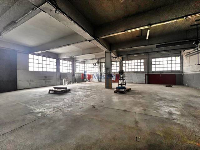 Nave industrial en Alquiler en Gràcia