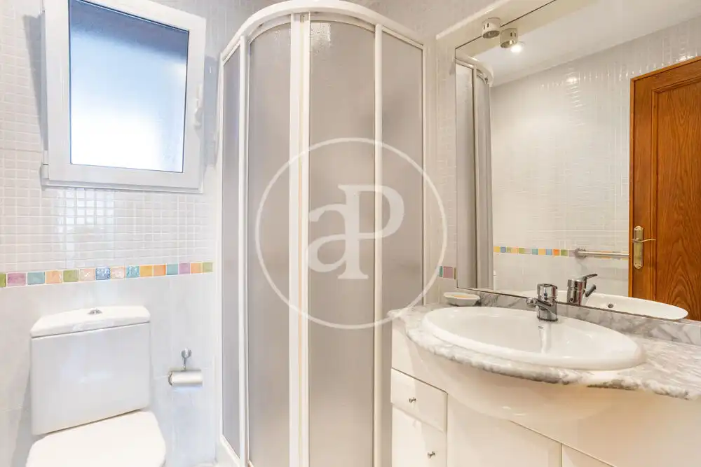 Baño de Casa o chalet en venta en Paterna con Aire acondicionado, Calefacción y Jardín privado