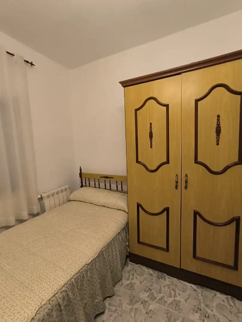 Habitación de Casa adosada en venta en El Robledo  