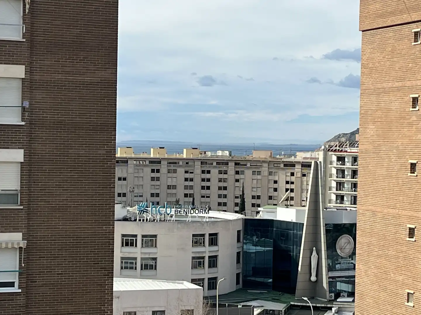 Vista exterior de Estudi en venda en Benidorm amb Piscina i Piscina comunitària