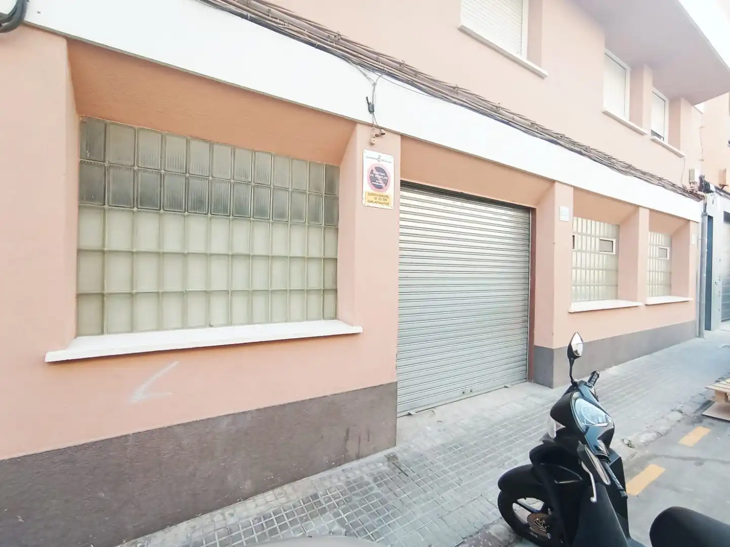 Außenansicht von Geschaftsraum zur Miete in Terrassa mit Klimaanlage
