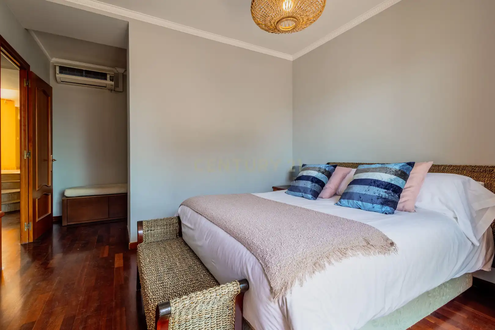 Schlafzimmer von Wohnungen zum Verkauf in L'Hospitalet de Llobregat mit Balkon
