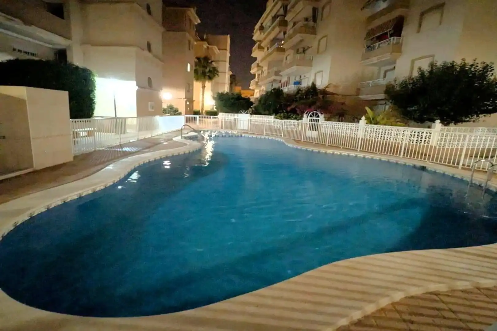 Piscina de Apartamento en venta en Torrevieja con Aire acondicionado, Calefacción y Amueblado