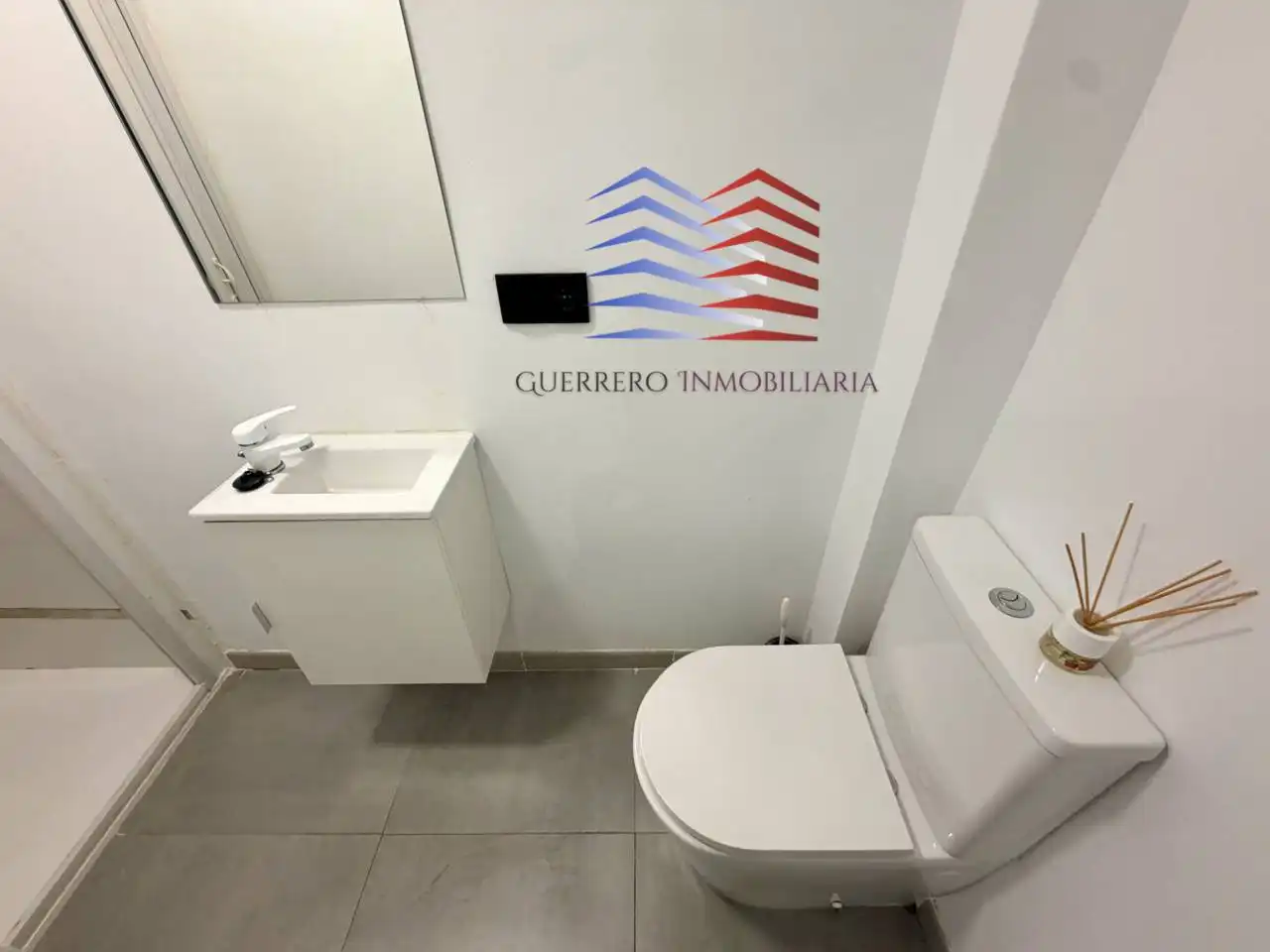 Bathroom of Flat for rent in Ourense Capital   with Heating, Storage room and Furnished