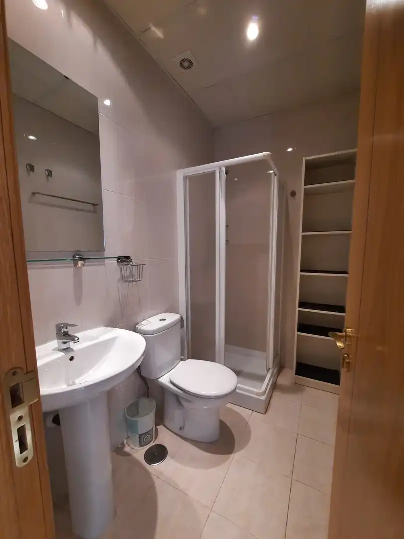 Flat with terrace to rent in Calle Santa Escolástica, imagen 18