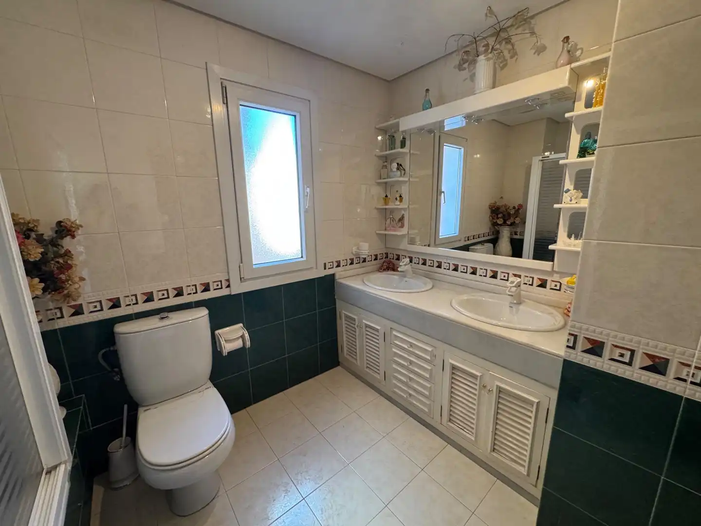 Bathroom of Flat for sale in Almería  with Air Conditioner and Storage room