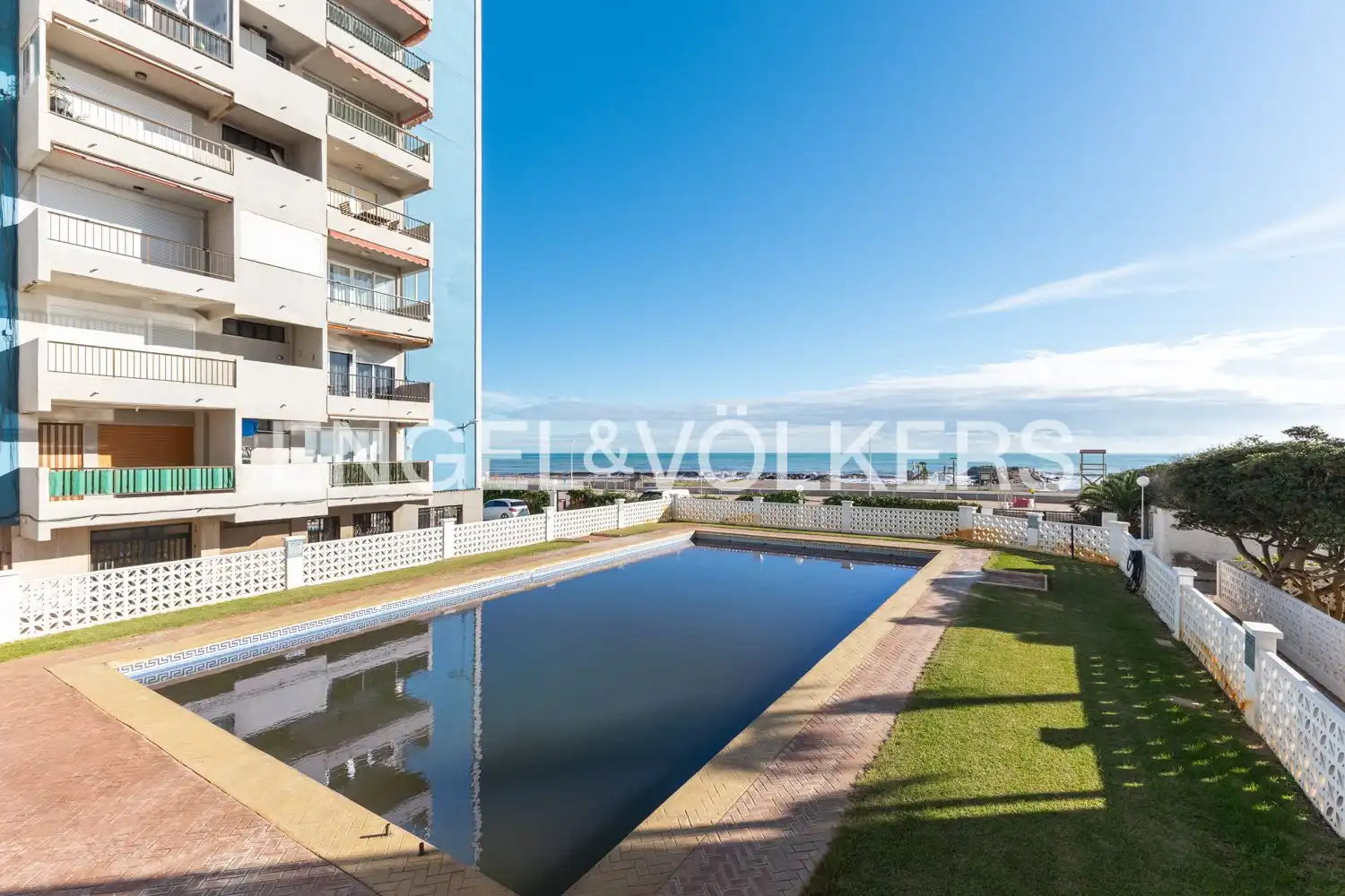 Schwimmbecken von Wohnung zur Miete in El Puig de Santa Maria mit Klimaanlage, Heizung und Privatgarten