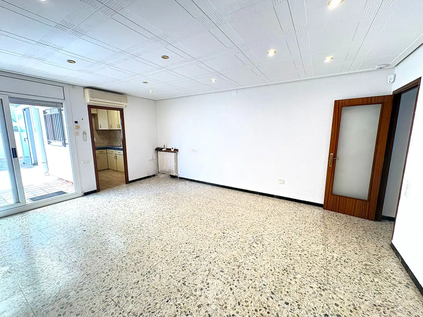 Wohnzimmer von Einfamilien-Reihenhaus zum Verkauf in Terrassa mit Klimaanlage, Heizung und Terrasse