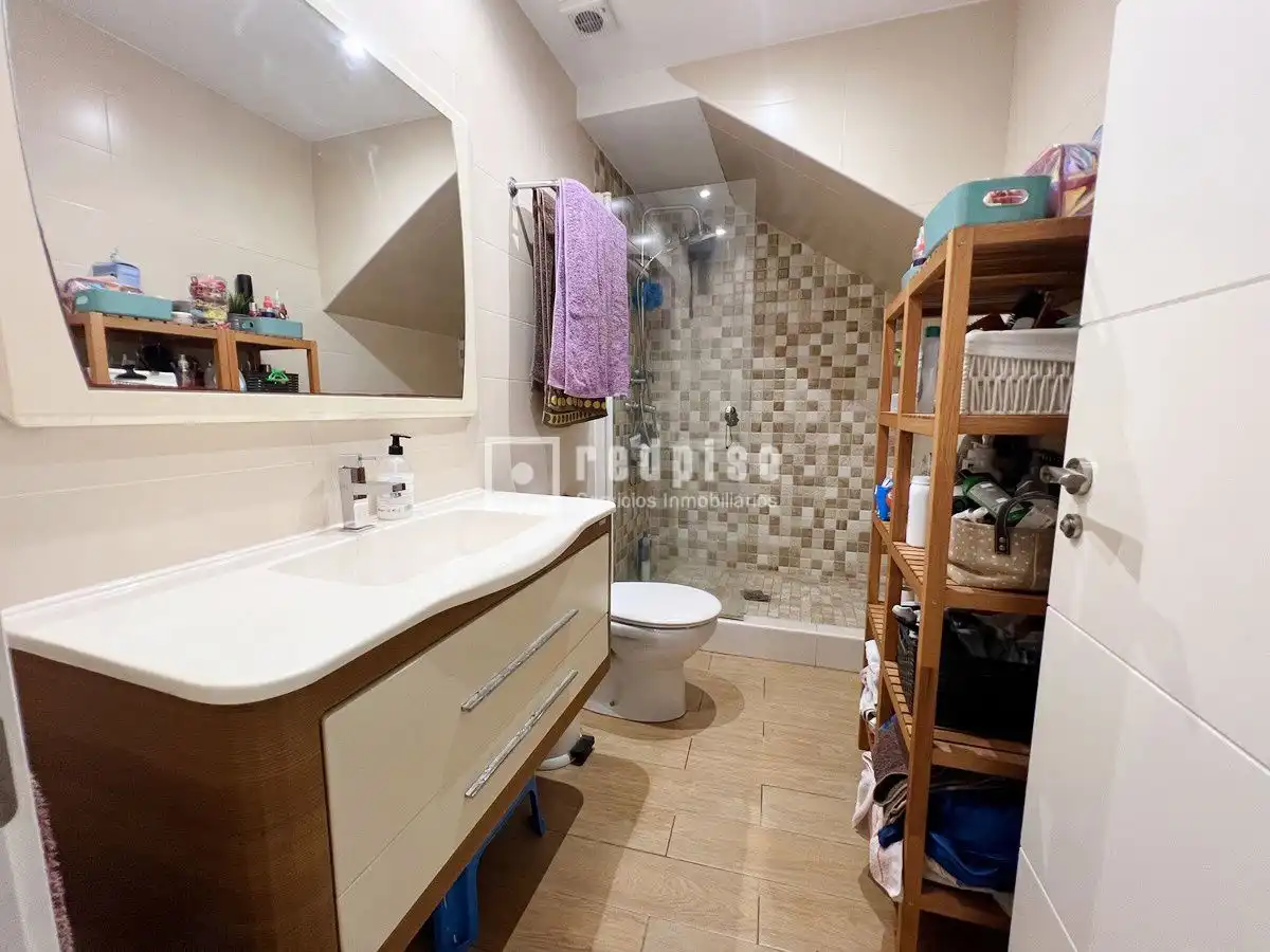 Badezimmer von Haus oder Chalet zum Verkauf in Málaga mit Klimaanlage und Terrasse
