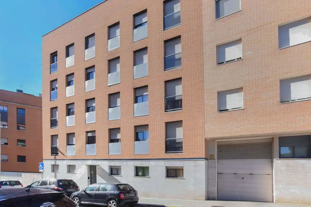 Vista exterior de Piso en venta en Ripollet con Calefacción y Piscina