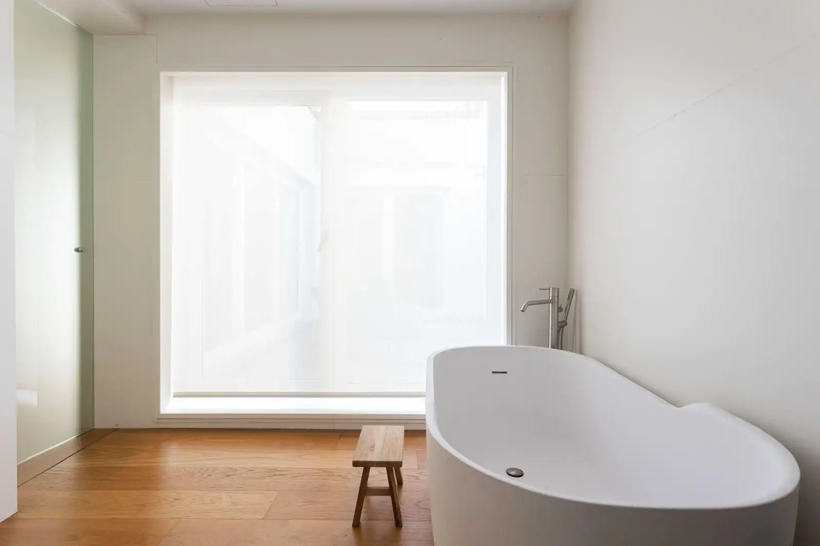 Badezimmer von Wohnung zur Miete in Barcelona mit Klimaanlage, Heizung und Terrasse