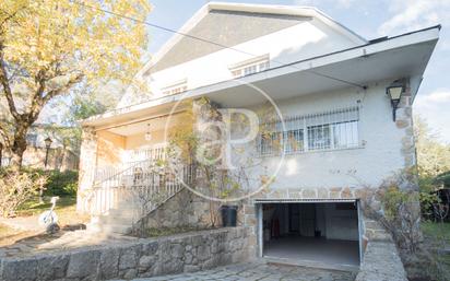 Vista exterior de Casa o xalet en venda en El Escorial amb Calefacció, Jardí privat i Terrassa