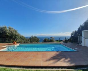 Piscina de Casa o xalet de lloguer en Algeciras amb Aire condicionat, Calefacció i Jardí privat
