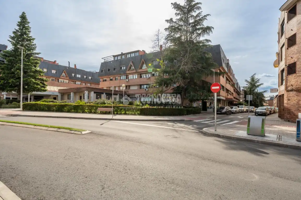 Vista exterior de Piso en venta en Las Rozas de Madrid con Calefacción, Terraza y Trastero