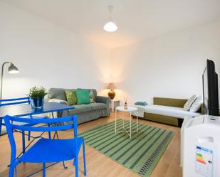 Living room of Flat to rent in  Madrid Capital  with Air Conditioner, Heating and Furnished