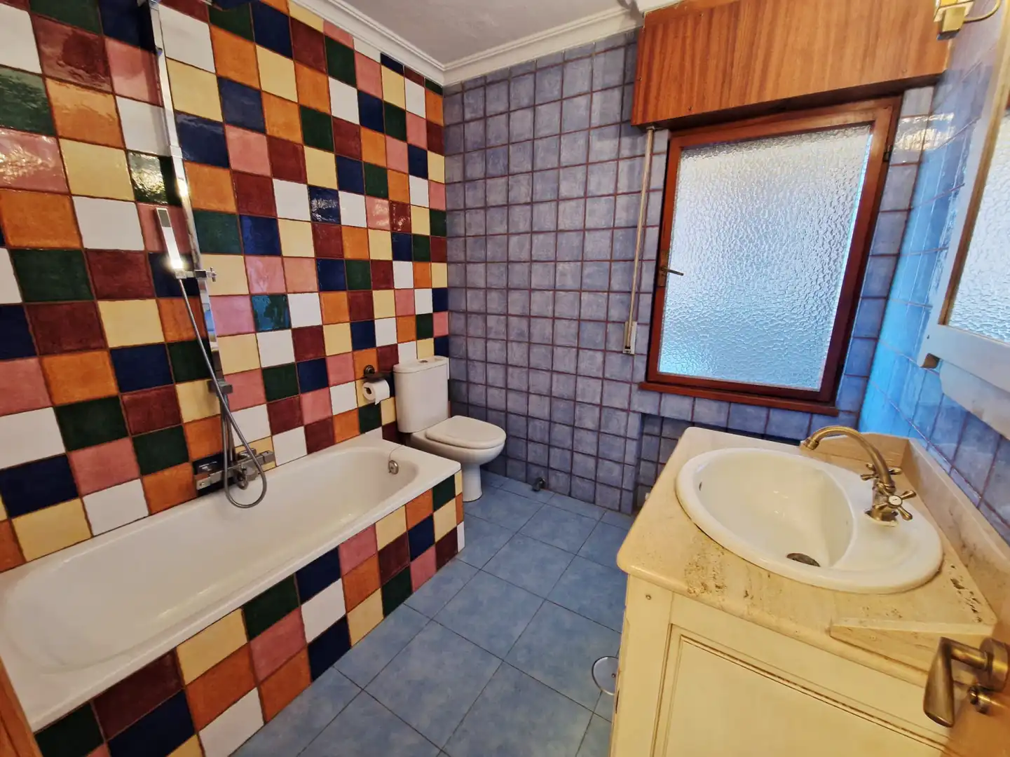 Baño de Piso en venta en Avilés con Calefacción