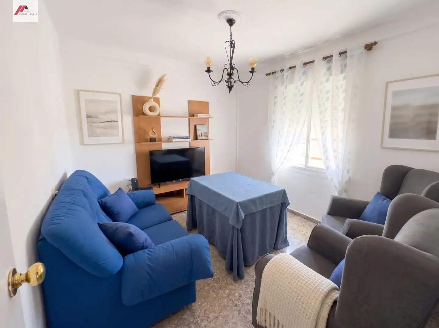 Sala d'estar de Pis en venda en El Puerto de Santa María amb Aire condicionat, Terrassa i Moblat