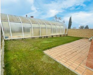 Jardí de Casa o xalet en venda en Santa Marta de Tormes amb Calefacció, Terrassa i Traster