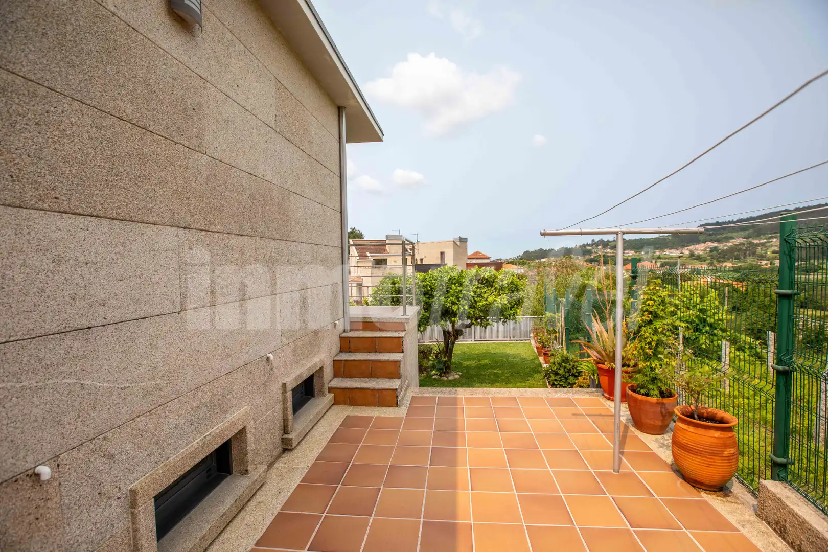 Vista exterior de Casa o chalet en venta en Sanxenxo con Calefacción, Jardín privado y Parquet