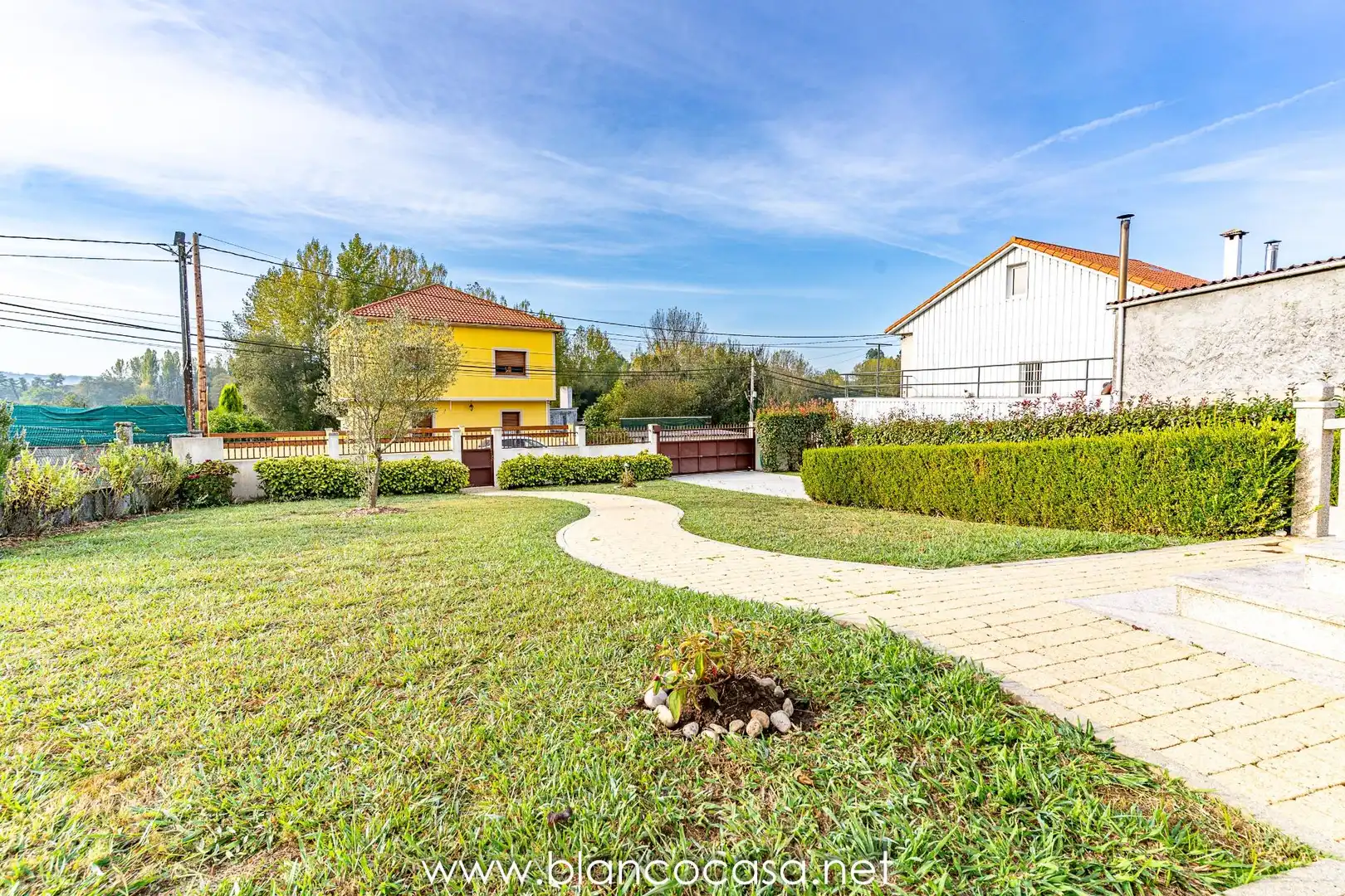 Jardín de Casa o chalet en venta en Carballo con Calefacción, Trastero y Amueblado