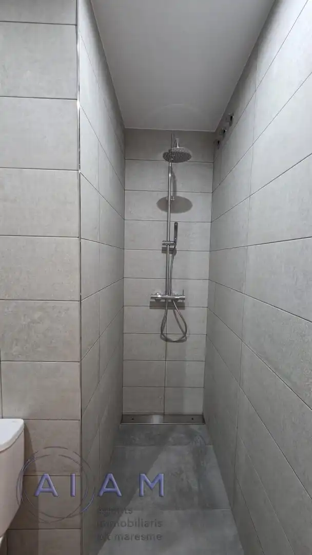 Badezimmer von Erdgeschoss zum Verkauf in Tordera mit Klimaanlage, Heizung und Parkett