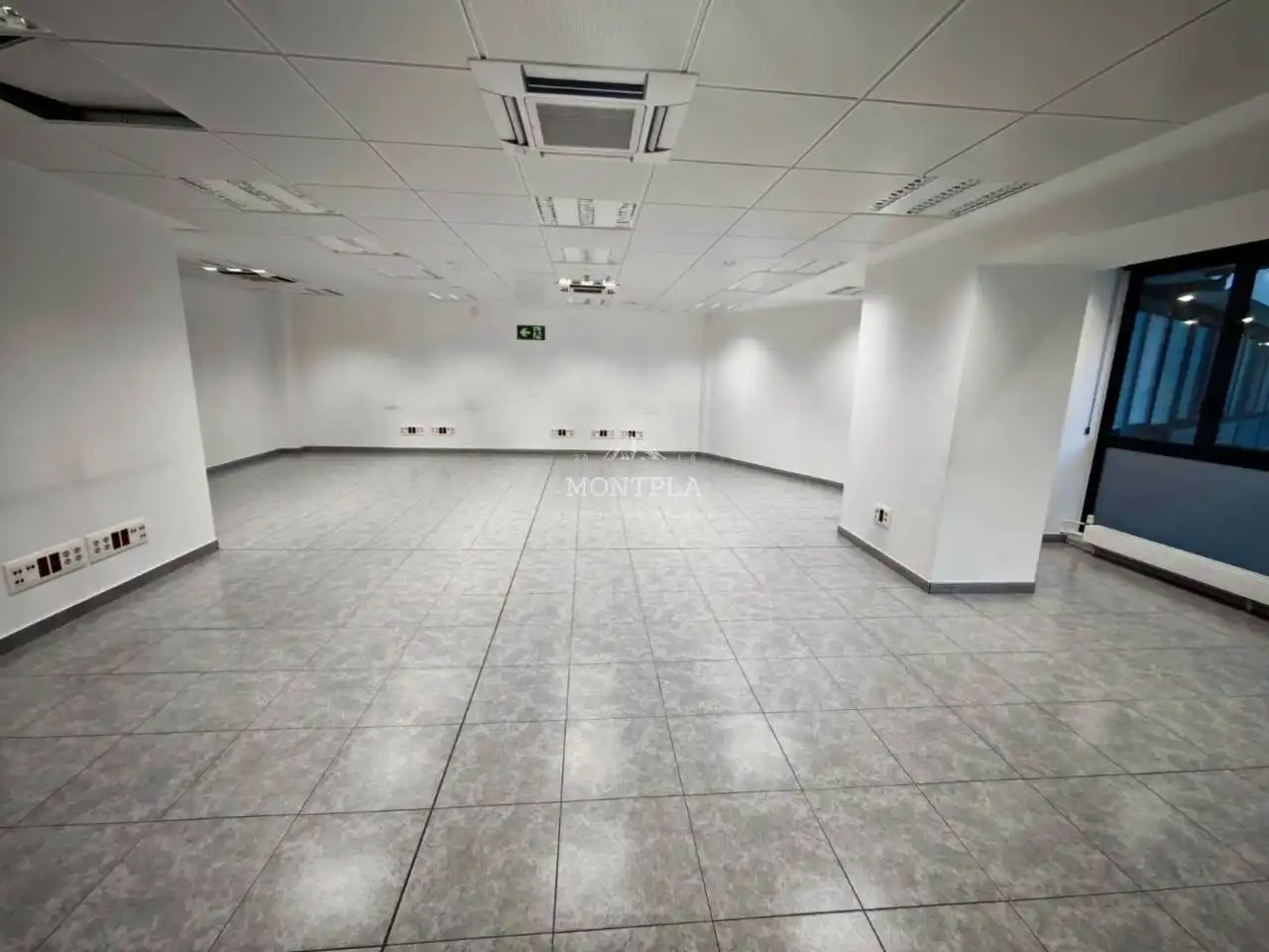 Locale commerciale in affitto a Les Escaldes, imagen 9