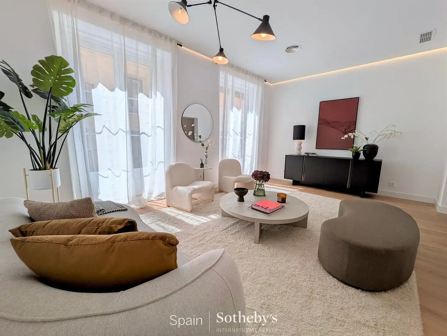 Living room of Apartments for sale in Madrid  with Air Conditioner, Heating and Storage room