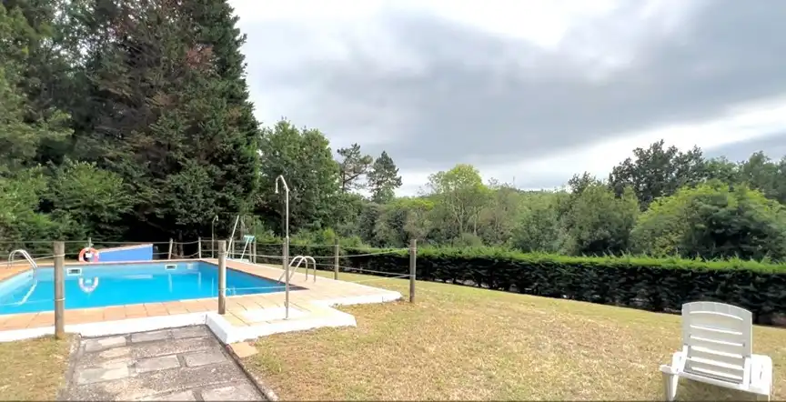 Piscina de Edifici en venda en Cangas de Onís amb Piscina comunitària