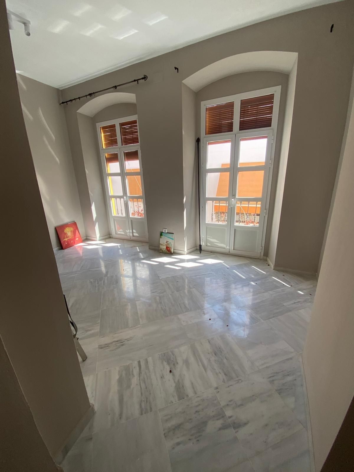 Flat to rent in  Sevilla Capital  with Air Conditioner, Heating and Balcony