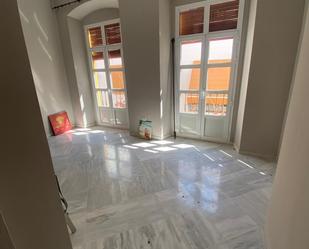 Flat to rent in  Sevilla Capital  with Air Conditioner, Heating and Balcony