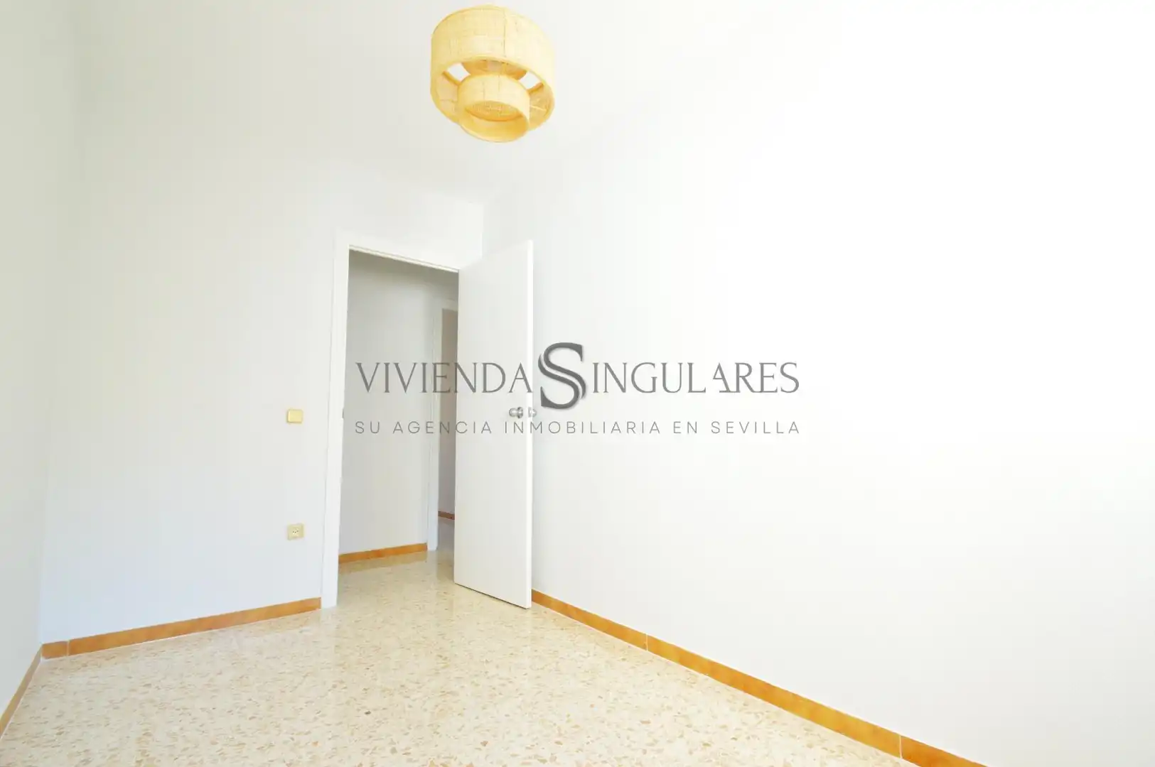 Bedroom of Flat for sale in Sevilla  with Air Conditioner, Private garden and Terrace