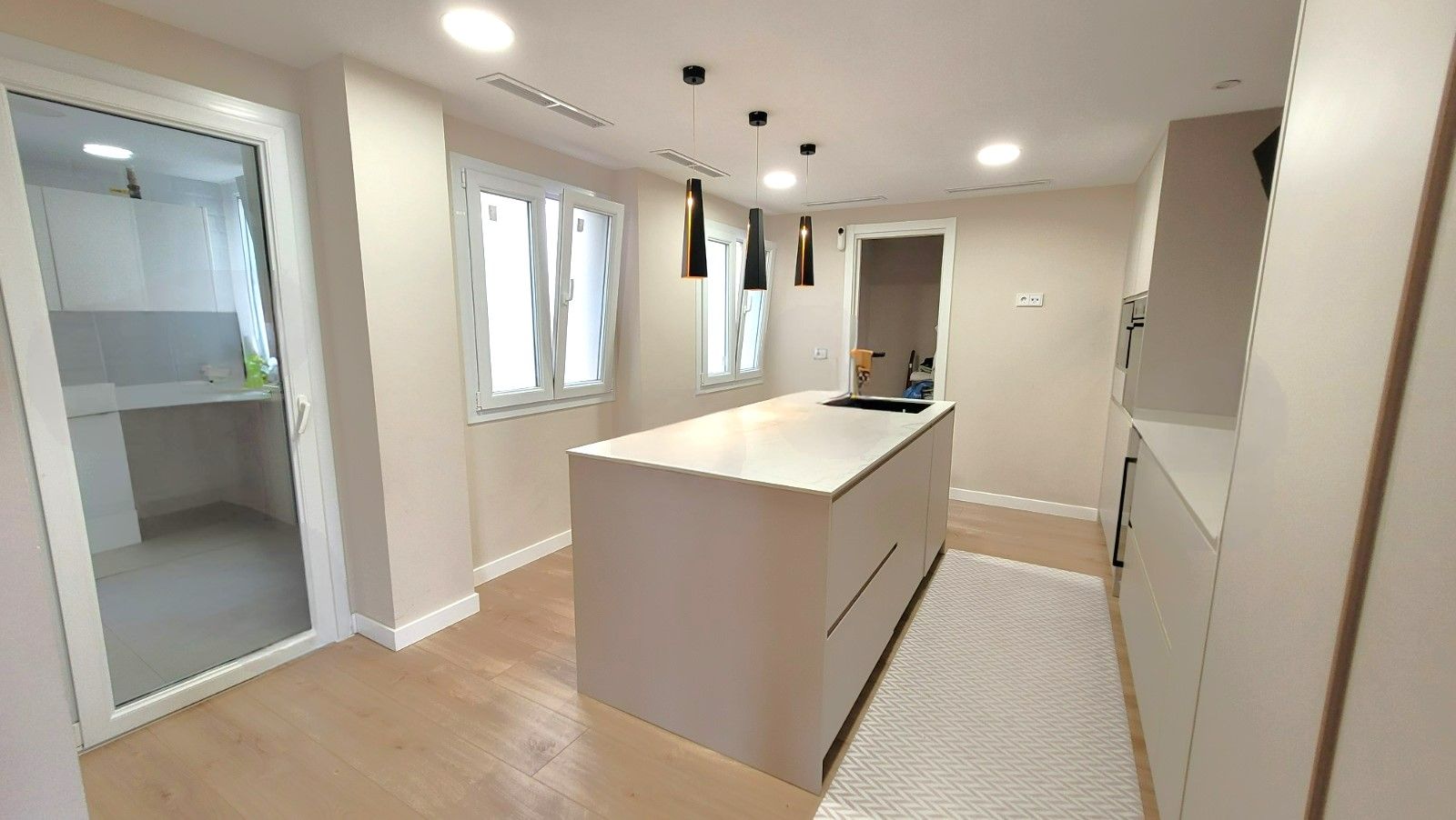 Cuina de Apartament de lloguer en  Palma de Mallorca amb Aire condicionat