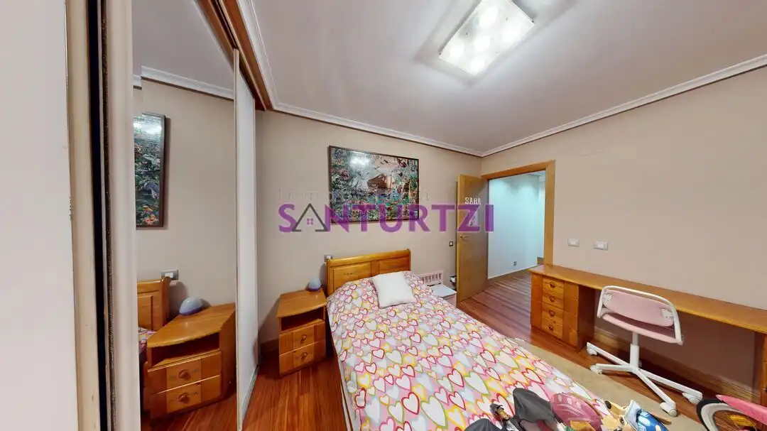 Habitación de Piso en venta en Santurtzi  con Calefacción, Terraza y Trastero